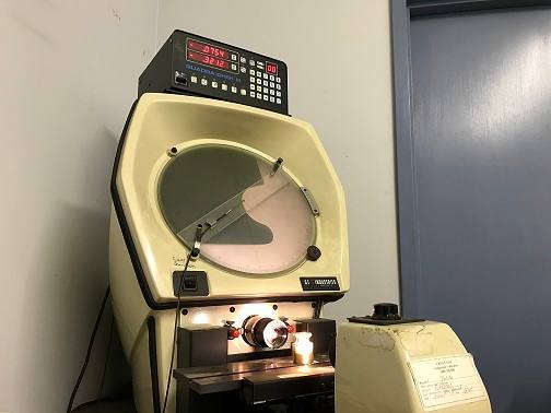 Optical comparator